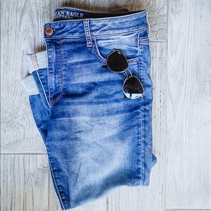 American Eagle distressed blue jeggings